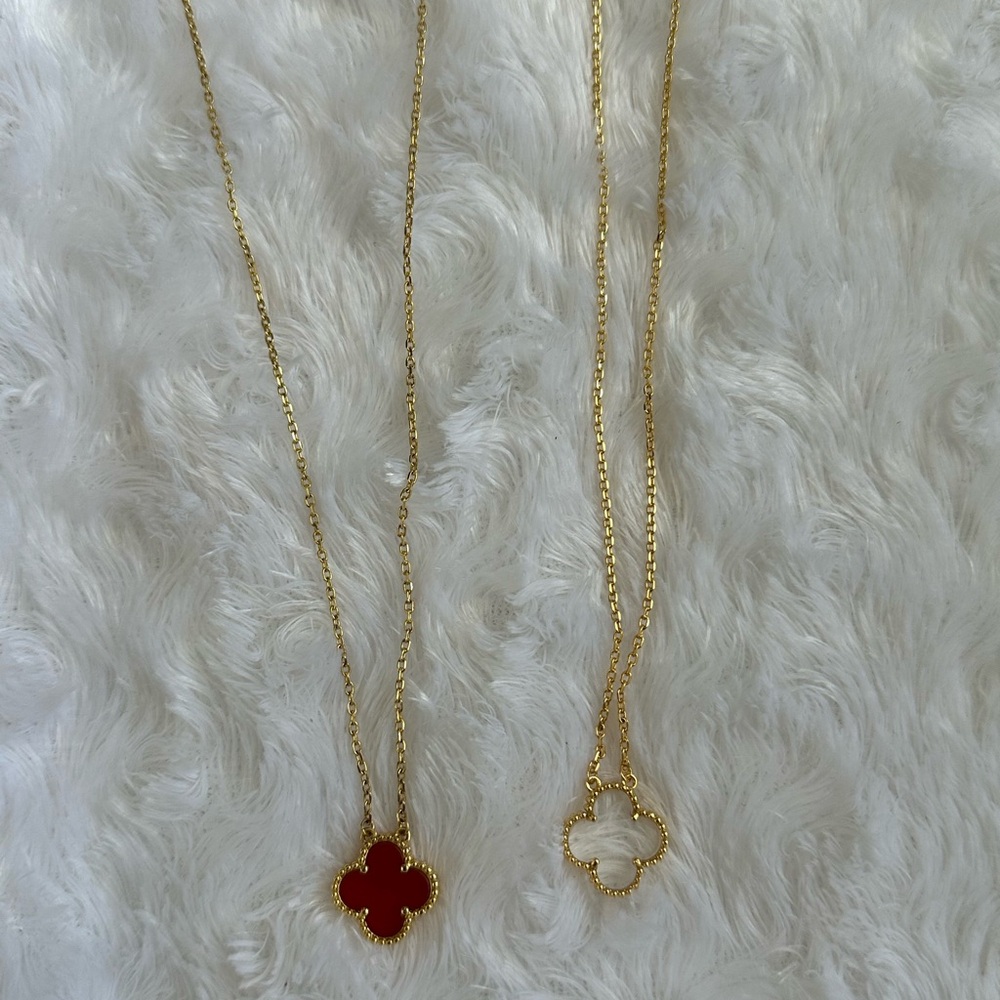 Clover Necklacee